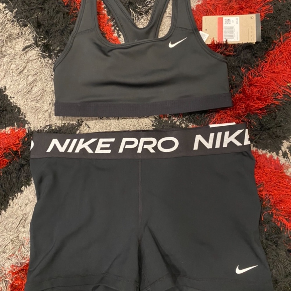 All black large set